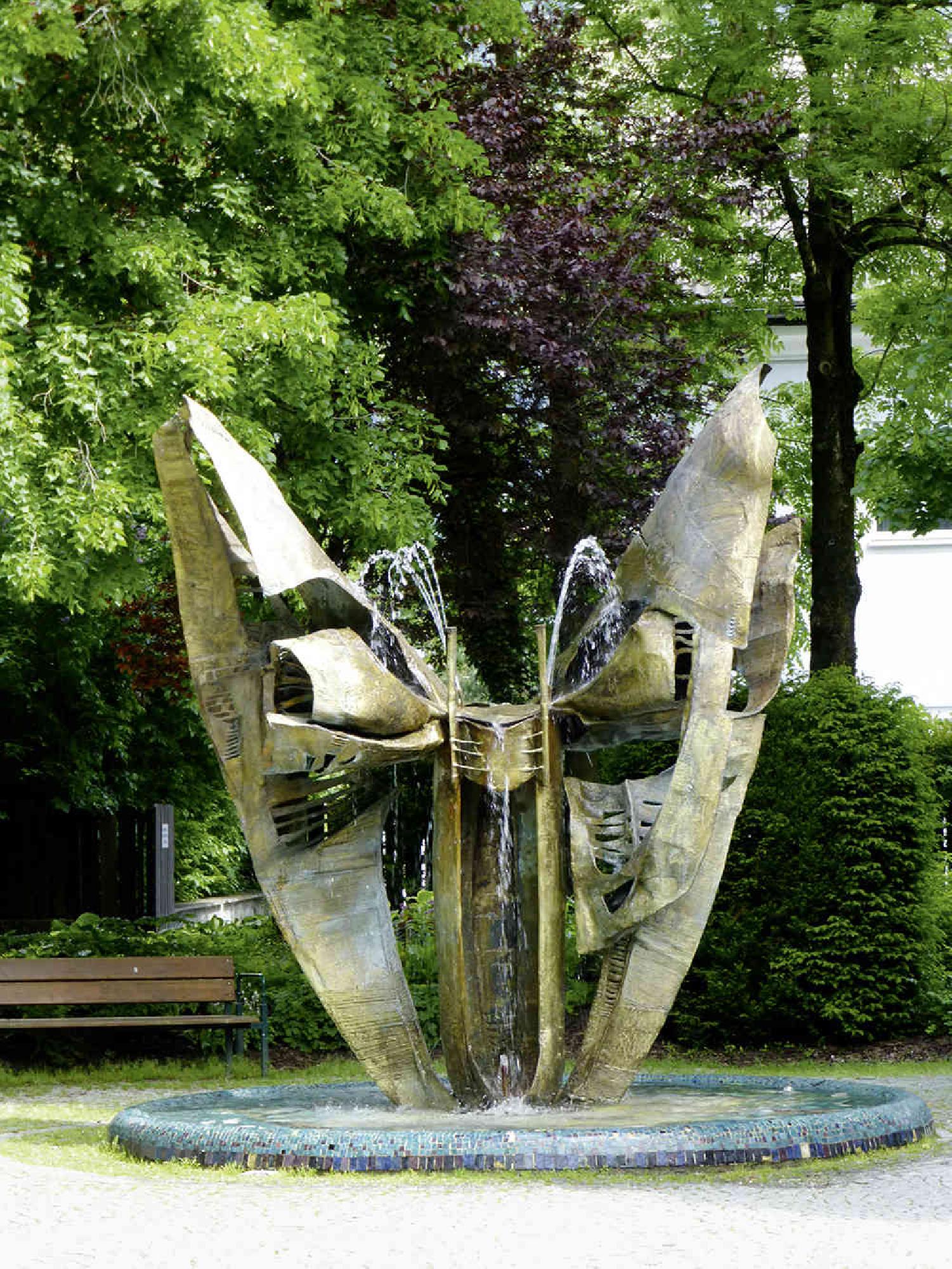 Leonard Lorenz: Schmetterlingsbrunnen, Lienz
1992 ▪ 400 × 350 cm ▪ bronze